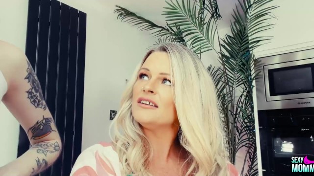 Lesbian scene with Gigi Rouge and Nikki Blond from Grab